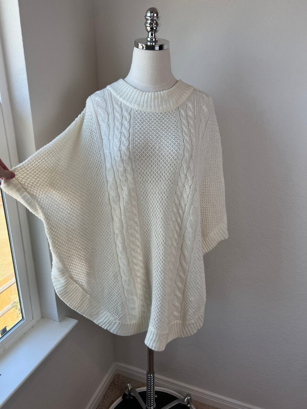 Cmream Cable Knit Poncho Cape Sweater size M/L